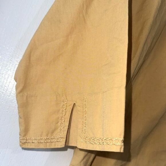 Cabelas Womens XS Tan Button-Up Shirt With 3/4 Sleeves & Embroidered Stitching - Picture 4 of 6